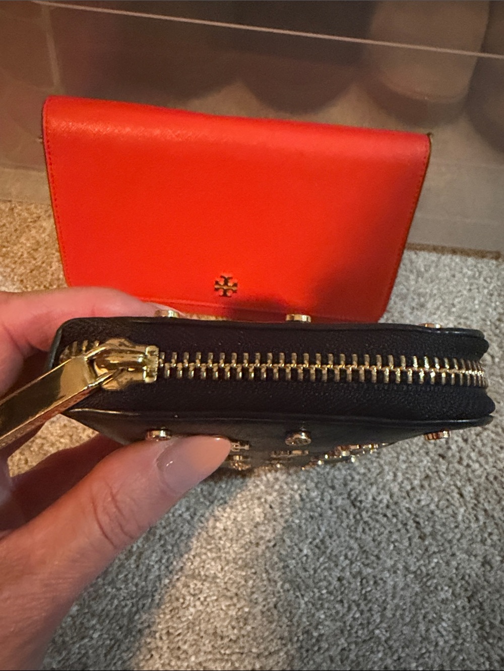 Tory Burch Black Leather Zip Wallet with Gold Logo Studs - Picture 6 of 10